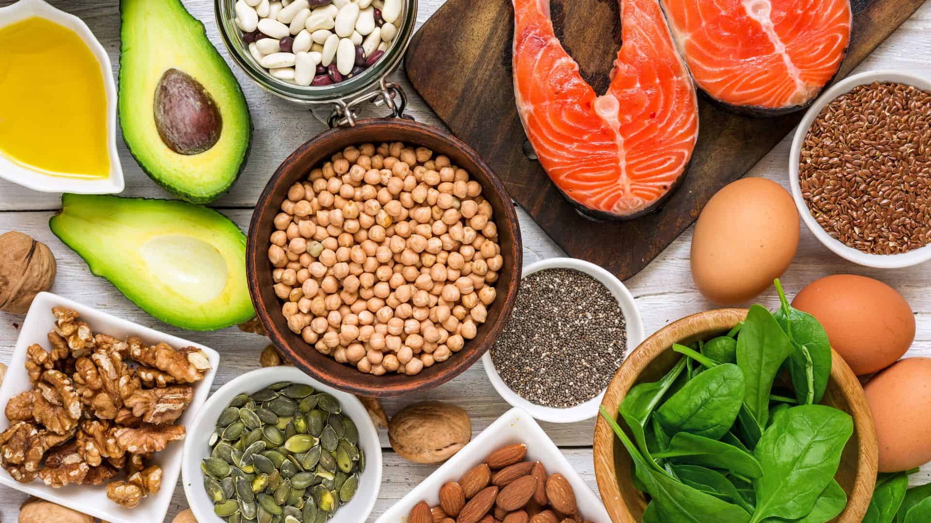 Get complete diet with whole foods, essential fats and fibre while intermittent fasting.